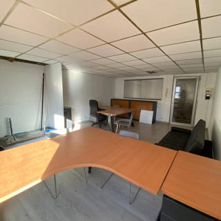 Bureau privé 26 m² 4 postes Coworking Avenue de Saint-Antoine Marseille 13015 - photo 2